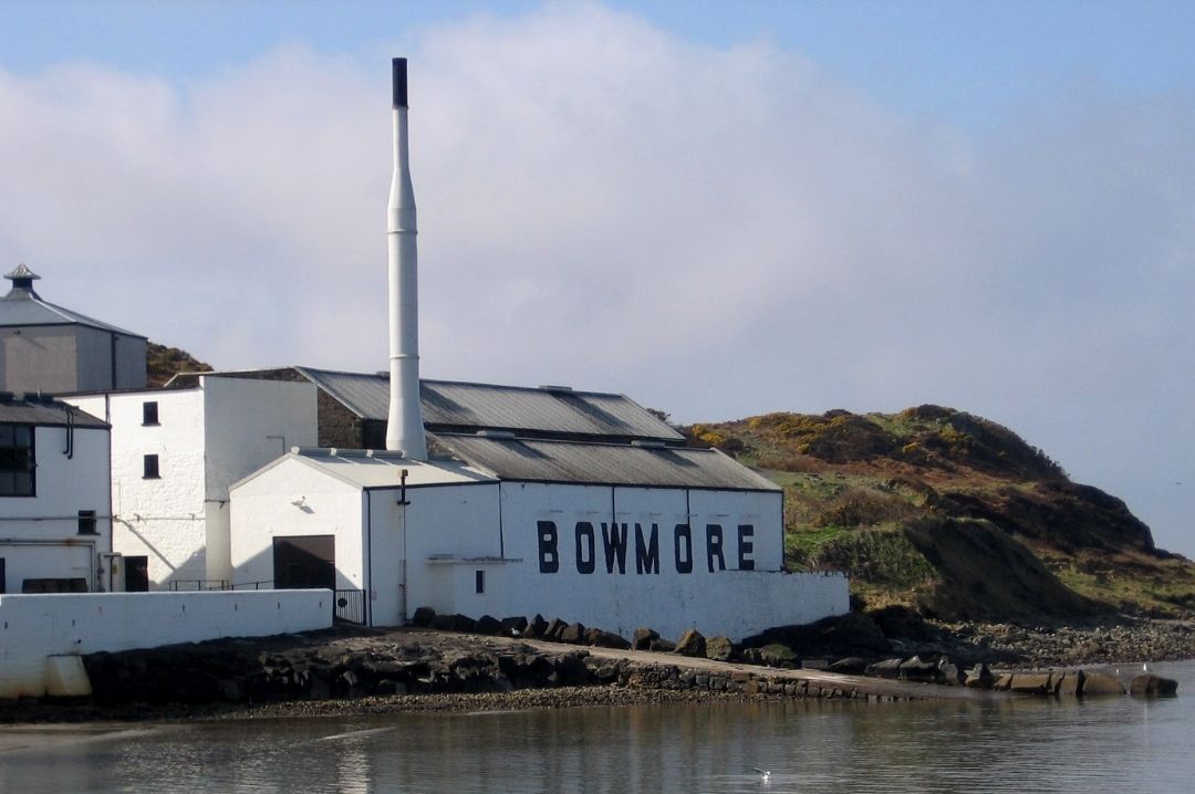 bowmore_distillery